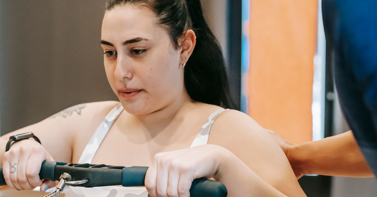 How to Choose the Right Personal Trainer for Individual Needs